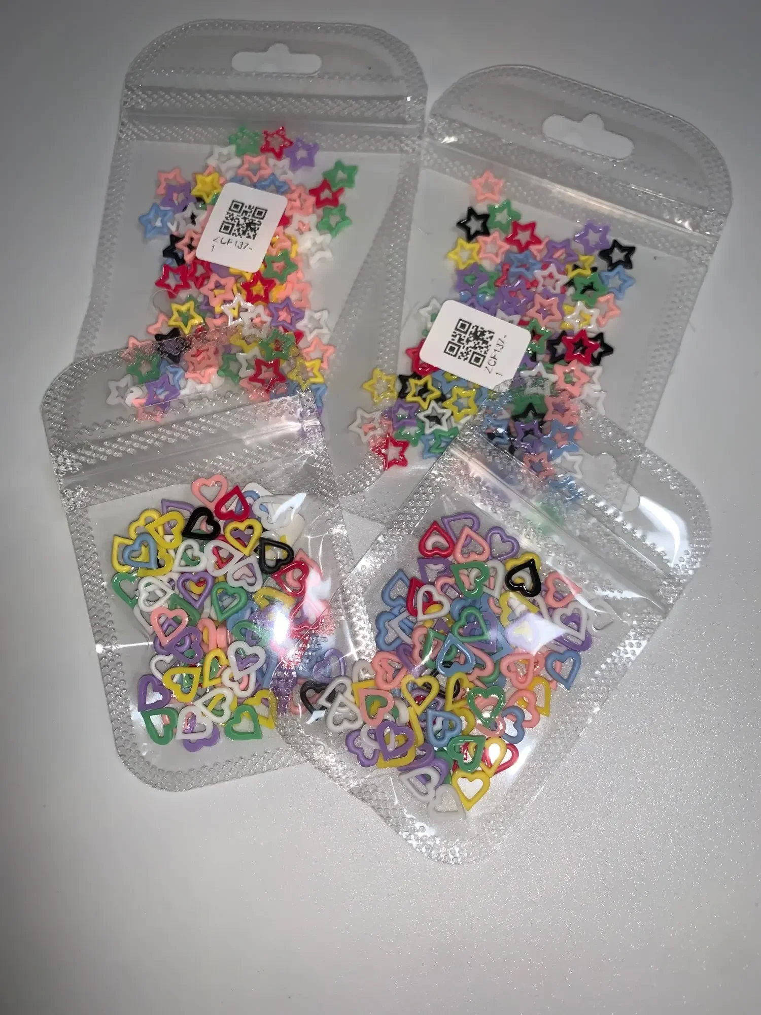 100Pcs/Bag Mixed Colorful Nail Art Decorations Hollowed Out Star And Heart Matte Charm Nail Art Accessories Resin Material