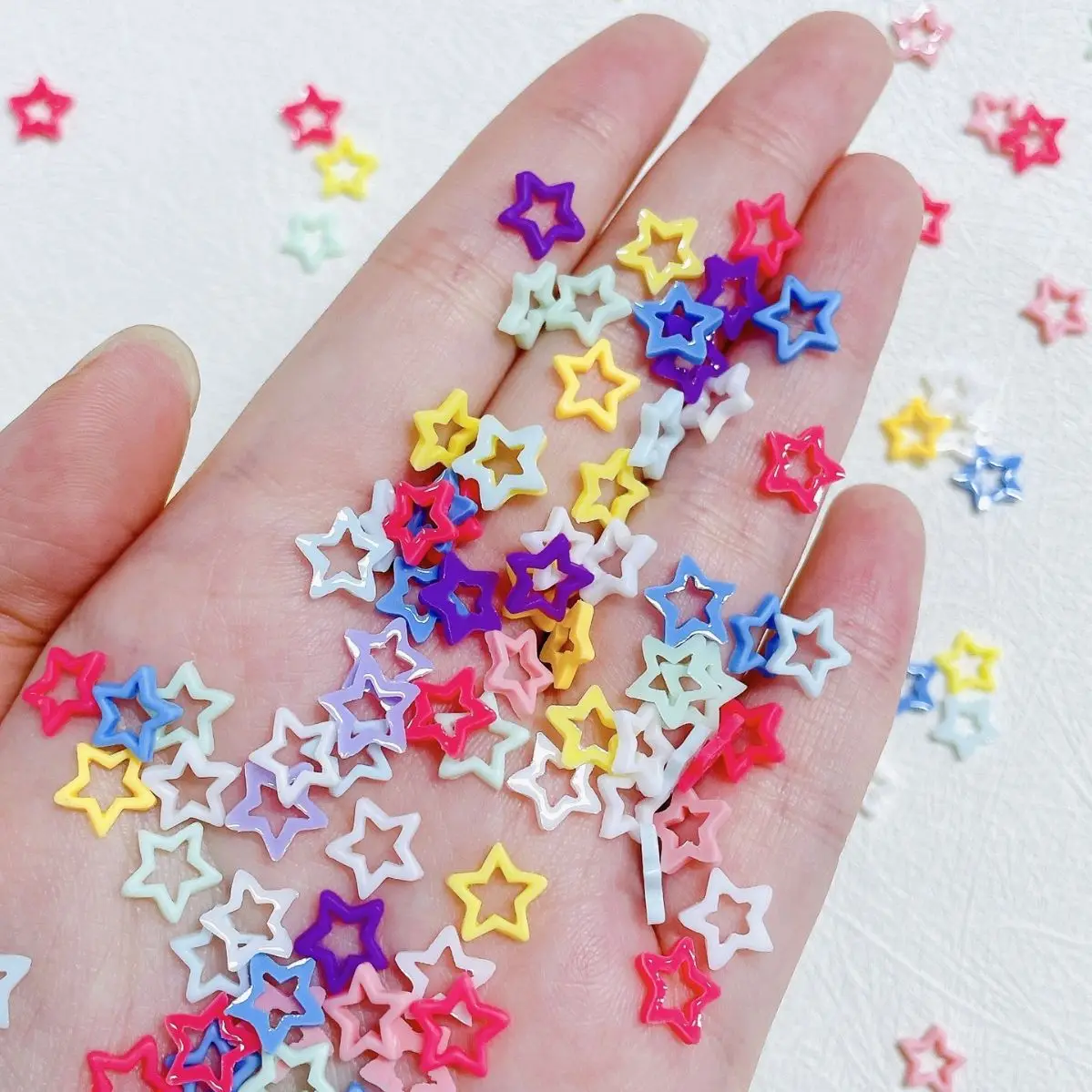 100Pcs/Bag Mixed Colorful Nail Art Decorations Hollowed Out Star And Heart Matte Charm Nail Art Accessories Resin Material